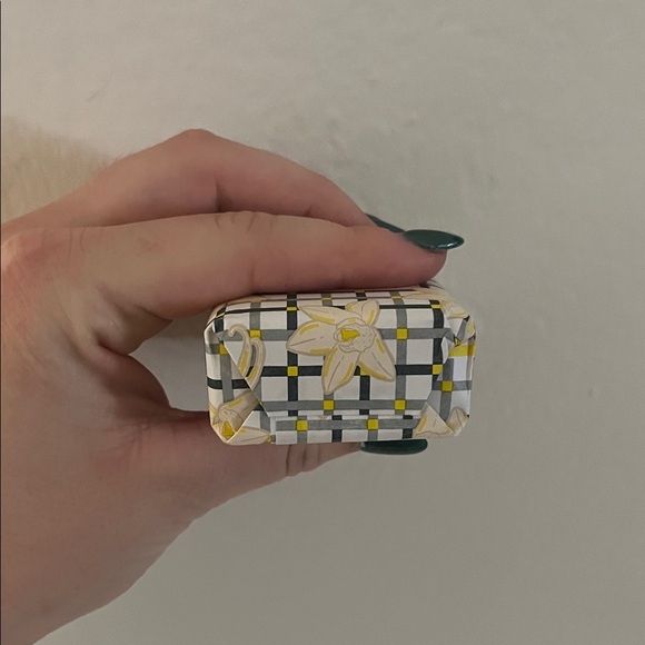 Beekman 1802 Vanilla Absolute Goat Milk Soap - 3.5 oz - Picture 3 of 3